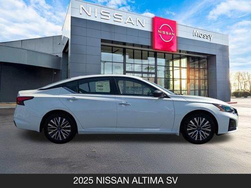 2025 Nissan Altima SV FWD
