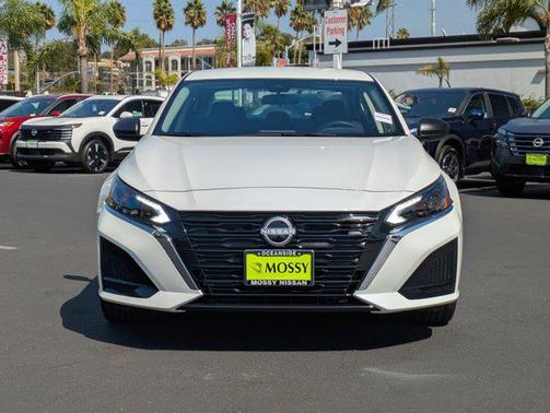 2025 Nissan Altima SV FWD