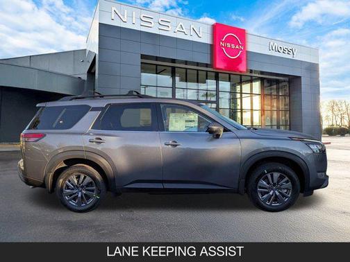 2025 Nissan Pathfinder SV FWD