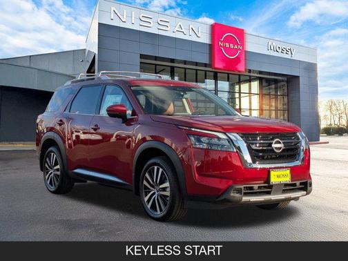 2025 Nissan Pathfinder Platinum 4WD