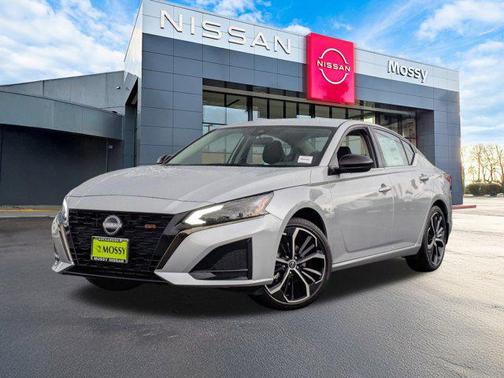 2025 Nissan Altima SR FWD