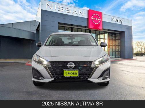2025 Nissan Altima SR FWD