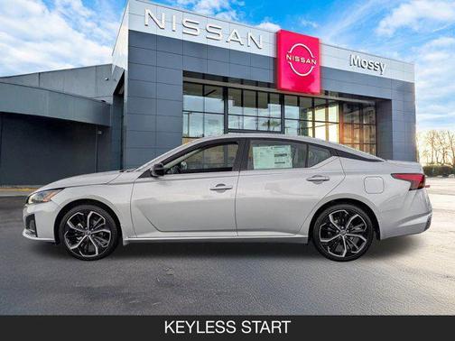 2025 Nissan Altima SR FWD