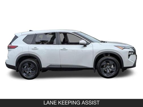 Everest White Pearl Tricoat 2026 Nissan Rogue SV