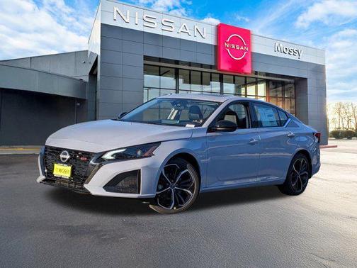 2025 Nissan Altima SR FWD