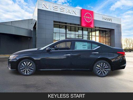 2025 Nissan Altima SV FWD