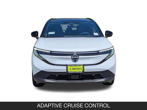 Everest White Pearl/Black 2026 Nissan Leaf PLATINUM+