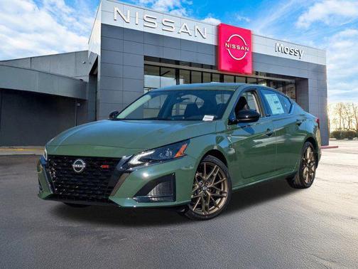 2025 Nissan Altima SR FWD