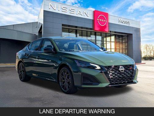 2025 Nissan Altima SR FWD