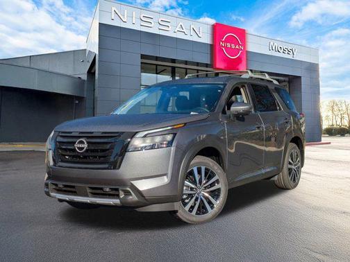 2025 Nissan Pathfinder Platinum 4WD
