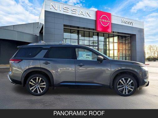 2025 Nissan Pathfinder Platinum 4WD