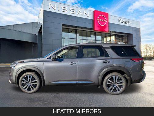 2025 Nissan Pathfinder Platinum 4WD