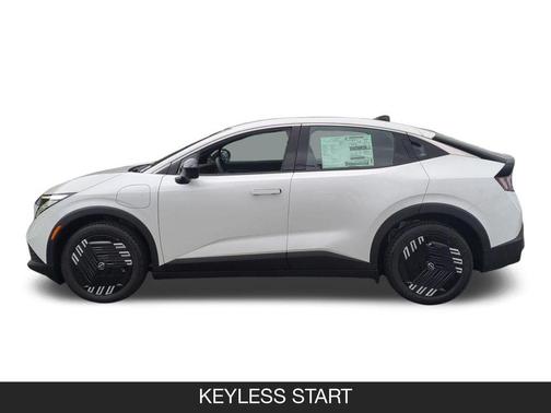 Everest White Pearl Tricoat 2026 Nissan Leaf S+
