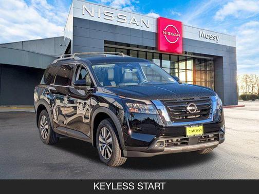 2025 Nissan Pathfinder SL FWD