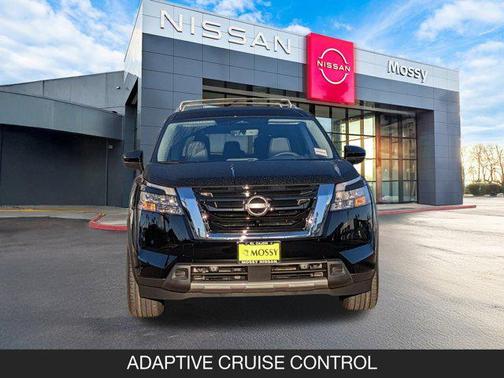 2025 Nissan Pathfinder SL FWD