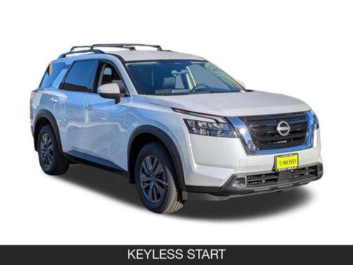 2025 Nissan Pathfinder SV FWD