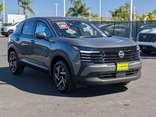 Gun Metallic 2025 Nissan Kicks SV