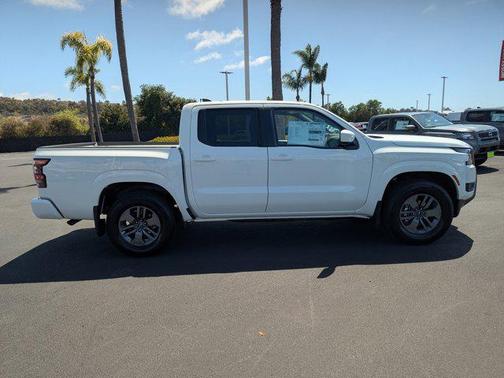 2025 Nissan Frontier SV