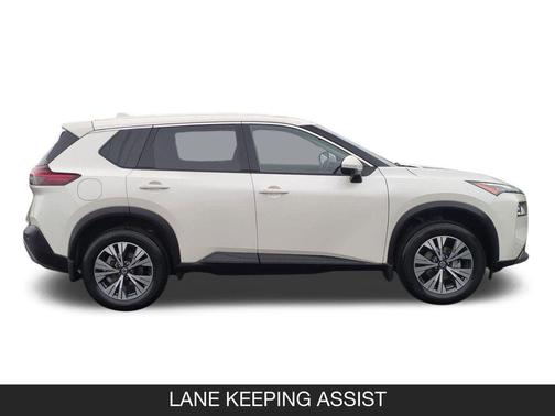 Pearl White Tricoat 2021 Nissan Rogue SV