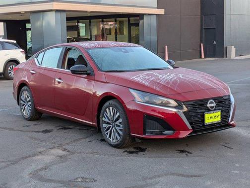 2025 Nissan Altima SV FWD