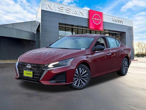2025 Nissan Altima SV FWD
