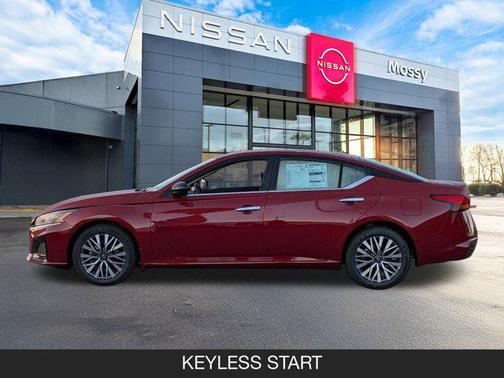 2025 Nissan Altima SV FWD