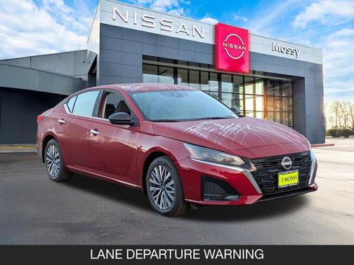 2025 Nissan Altima SV FWD