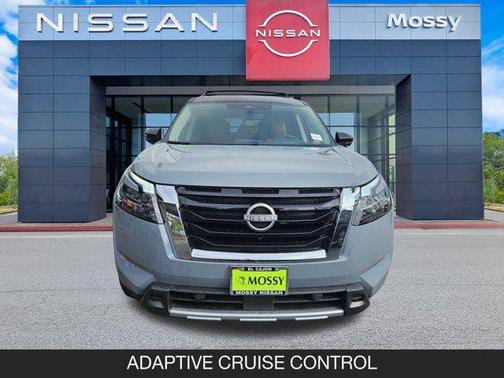 2025 Nissan Pathfinder Platinum FWD