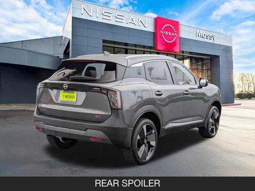 2025 Nissan Kicks SR