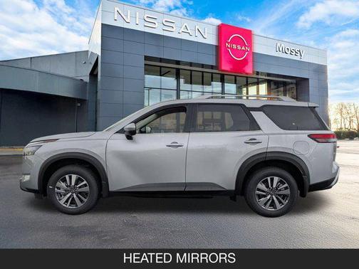 2025 Nissan Pathfinder SL FWD