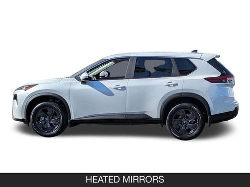 Everest White Pearl Tricoat 2026 Nissan Rogue SV