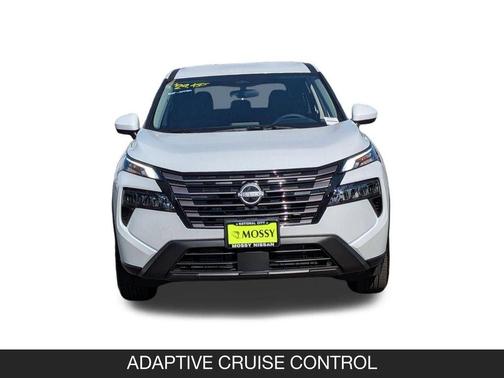 Everest White Pearl Tricoat 2026 Nissan Rogue SV