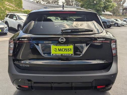 2025 Nissan Kicks SV