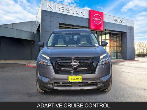 2025 Nissan Pathfinder SL FWD