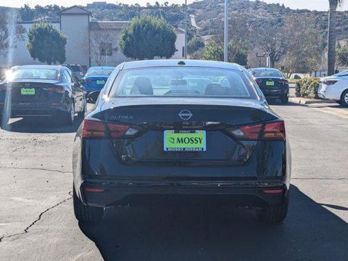 2025 Nissan Altima S FWD