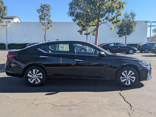 2025 Nissan Altima S FWD
