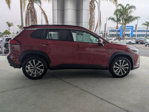 2023 Toyota Corolla Cross XLE