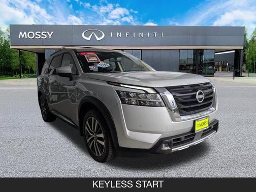 2022 Nissan Pathfinder Platinum 2WD