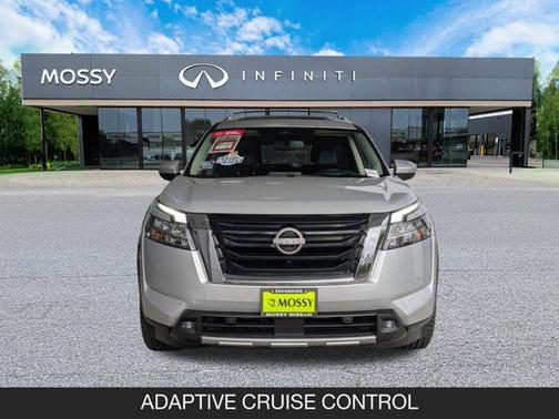 2022 Nissan Pathfinder Platinum 2WD