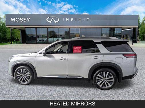 2022 Nissan Pathfinder Platinum 2WD