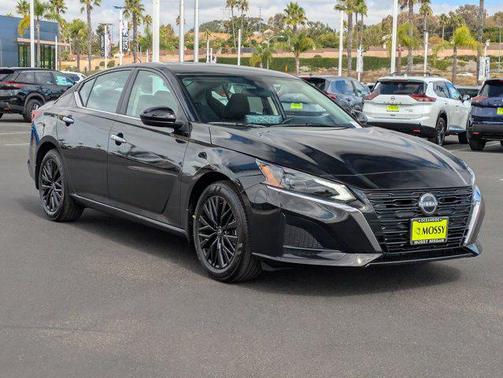 2025 Nissan Altima SV FWD