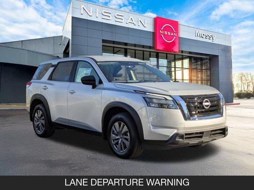 2025 Nissan Pathfinder S FWD