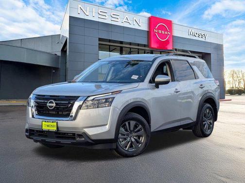 2025 Nissan Pathfinder SV FWD