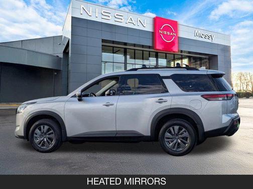 2025 Nissan Pathfinder SV FWD