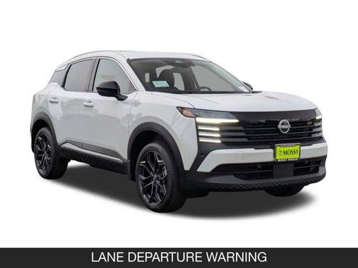 Aspen White Tricoat 2026 Nissan Kicks SR