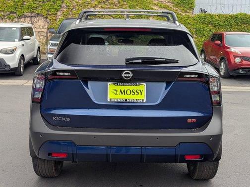 2025 Nissan Kicks SR