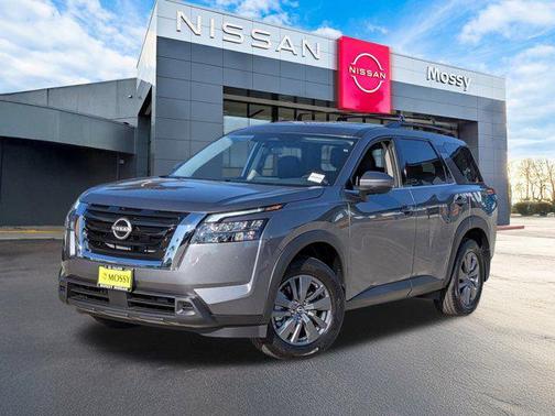 2025 Nissan Pathfinder SV FWD
