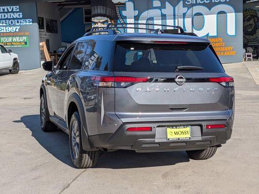 2025 Nissan Pathfinder SV FWD