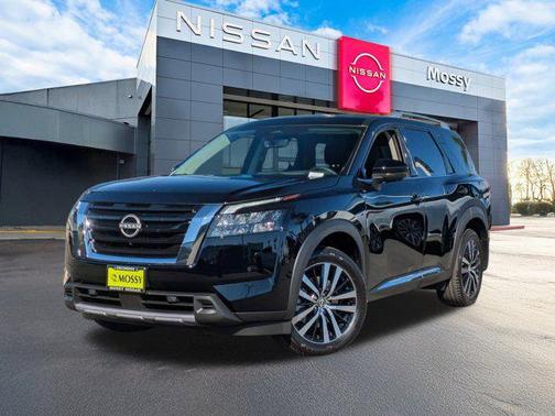 2025 Nissan Pathfinder Platinum 4WD