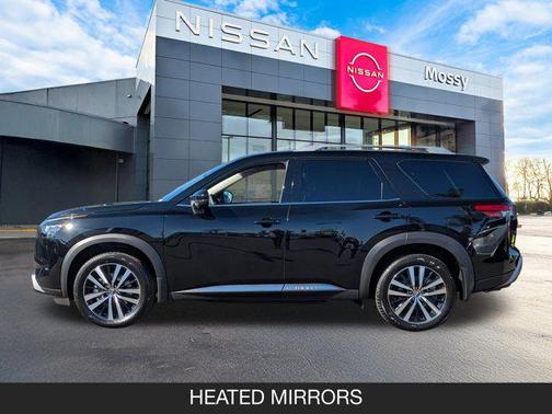 2025 Nissan Pathfinder Platinum 4WD